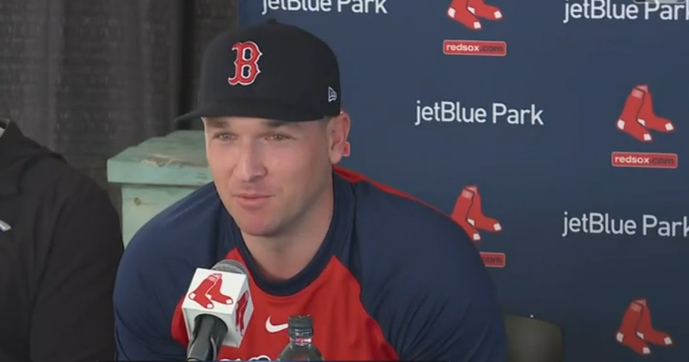 0M Bombshell: Alex Bregman Signs with Red Sox!