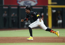 Perdomo Exits Early With Knee Soreness as D-backs Win Perdomo Exits Early With Knee Soreness as D-backs Win